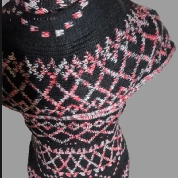 New Directions Black and Pink Geometric Sweater - Picture 2 of 10